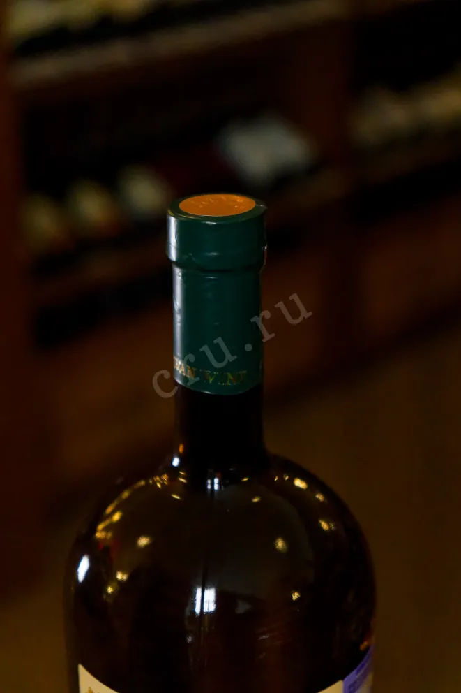 Пробка Ijevan Tnakan White Dry 2024 1.5 л