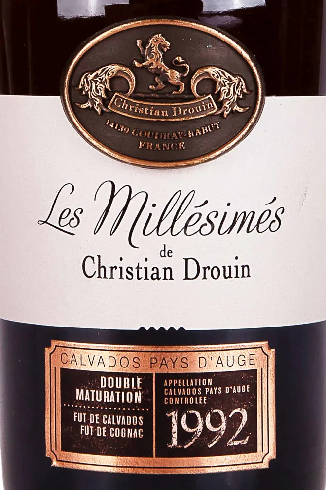 Этикетка Christian Drouin Calvados Pays d'Auge in wooden box 1992 0.7 л