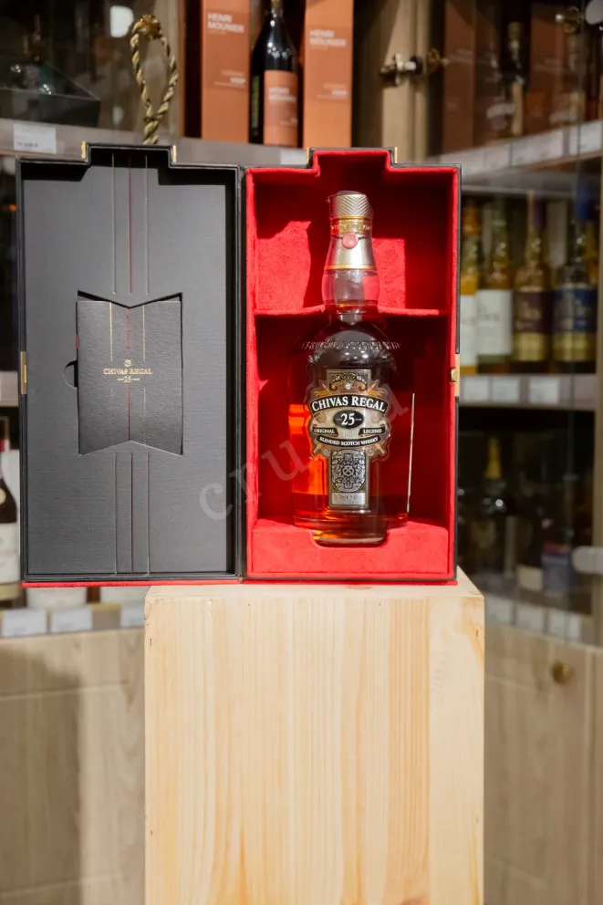 В магазине Крю Профи Chivas Regal 25 years 0.75 л