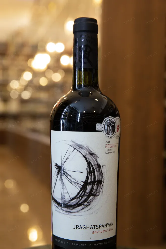 В магазине Крю Профи Jraghatspanyan red 2018 0.75 л