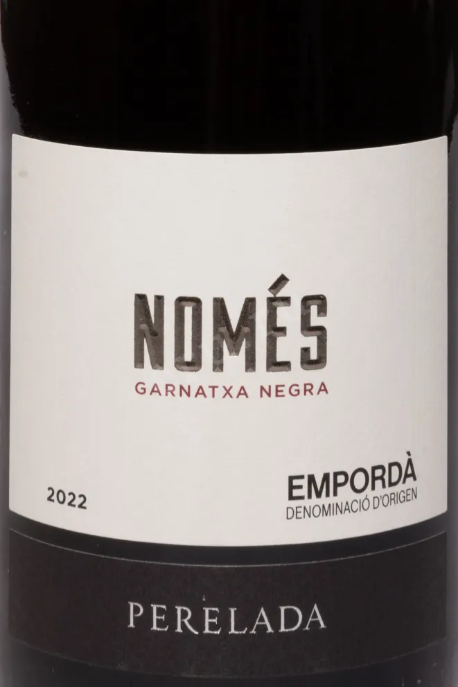 Этикетка Perelada Nomes Garnatxa Negra Emporda DO 2022 0.75 л
