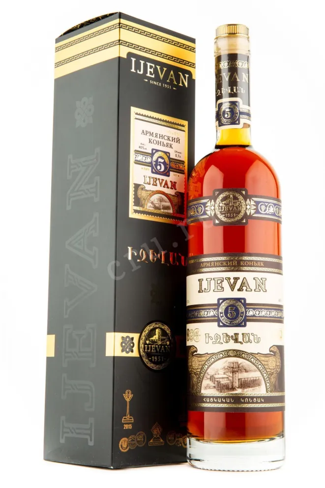 Коньяк Иджеван 5 лет в подарочной упаковке  0.7 л