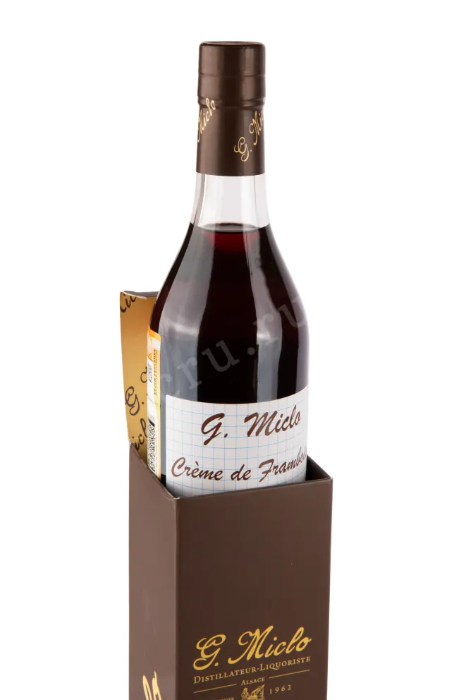 Бутылка в коробке ликера  Ж. Микло Крем де Фрамбоз 0.7 л