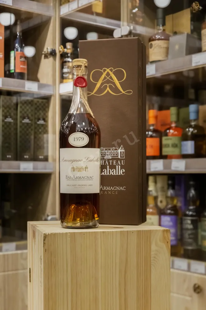 В магазине Крю Профи Laballe 1979 0.7 л