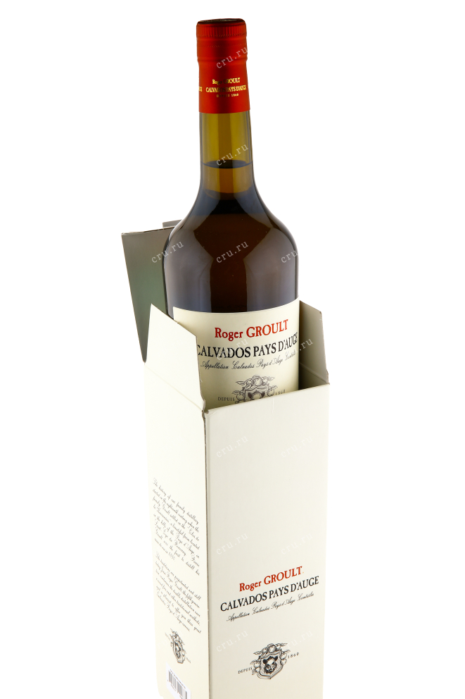 Бутылка кальвадоса Роже Груль 8 лет 0.7 в подарочной коробке