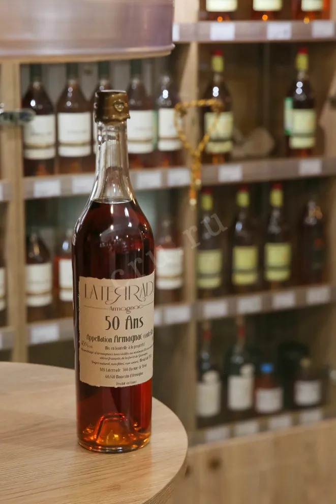 В магазине Крю Профи Laterrade 50 ans in wooden box 0.7 л