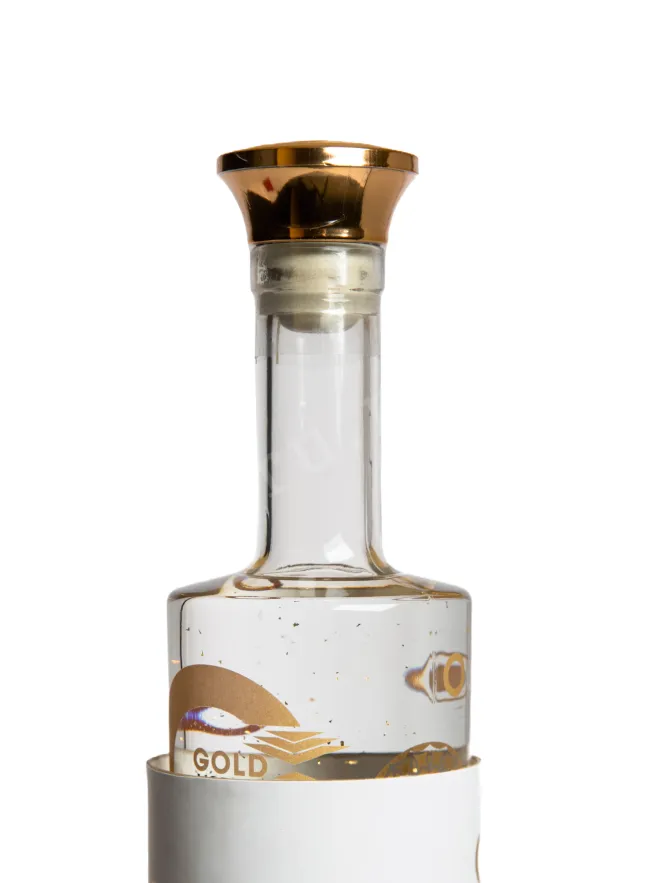 В тубе Водка Оганян Голд 40% 0,75 л в п/у Армения (скидки нет)