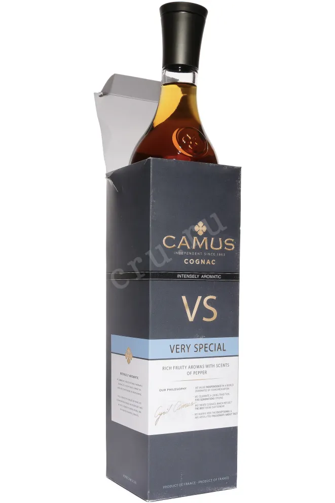 В подарочной коробке Camus VS Intensely Aromatic in gift box 2017 0.7 л