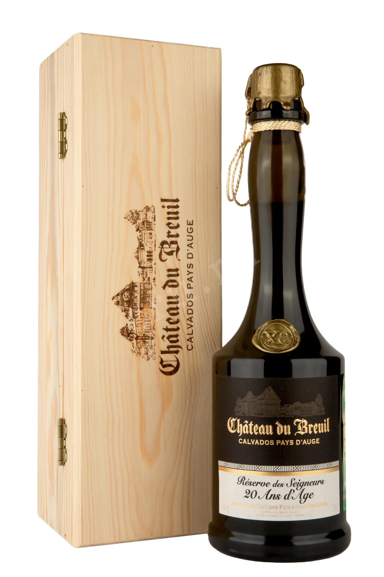 Фото — Кальвадос Chateau du Breuil Reserve Des Seigneurs XO 20 years wooden box   0.7 л
