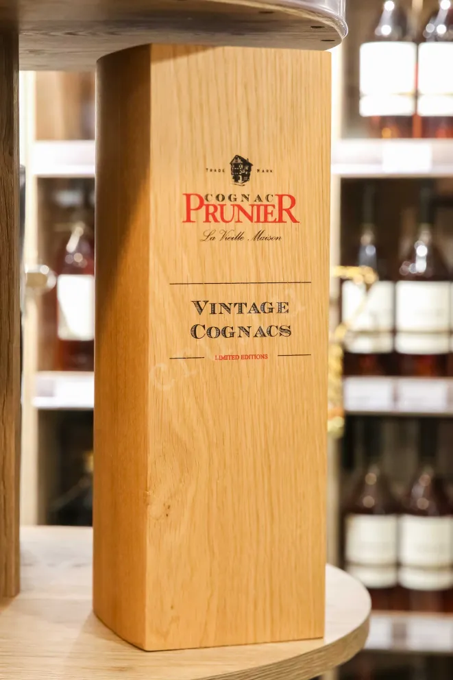В магазине Крю Профи Prunier Grande Champagne Vintage 1999 wooden box 1999 0.7 л