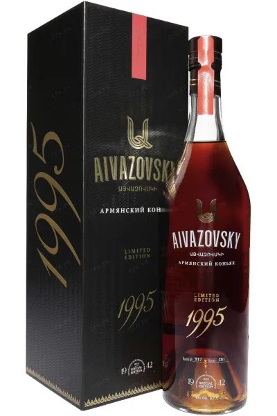 Коньяк Айвазовский Лимитированная Коллекция в подарочной упаковке 1995 0.7 л
