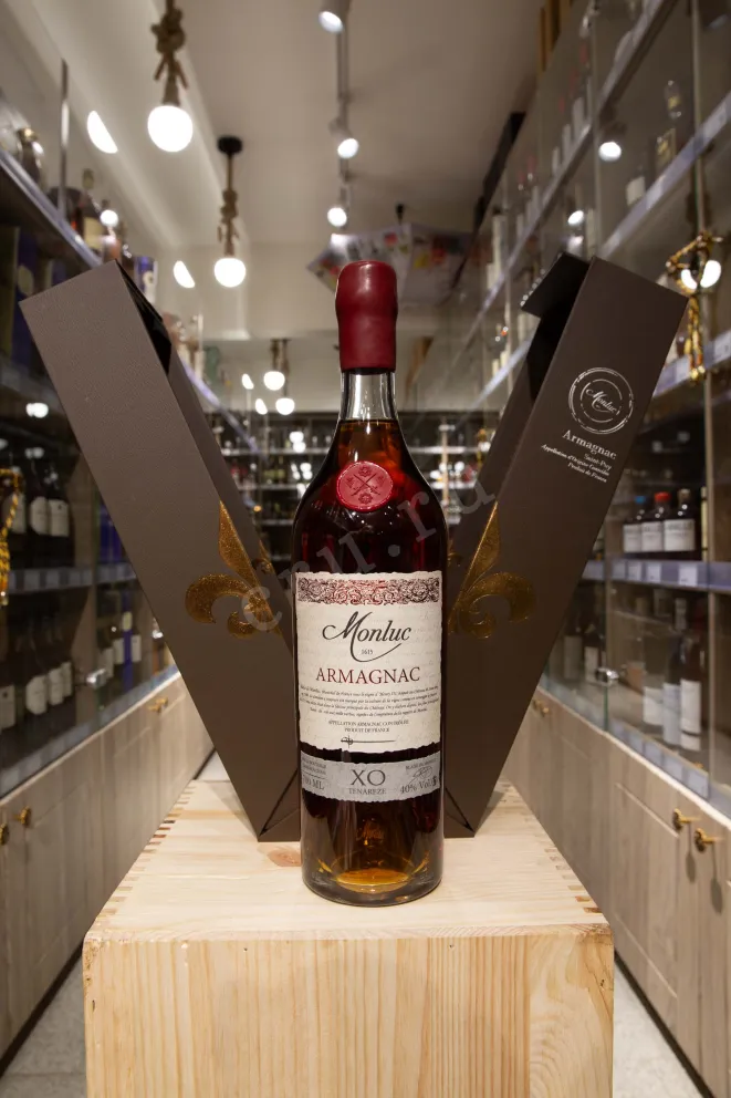 В магазине Крю Профи Monluc XO 0.7 л