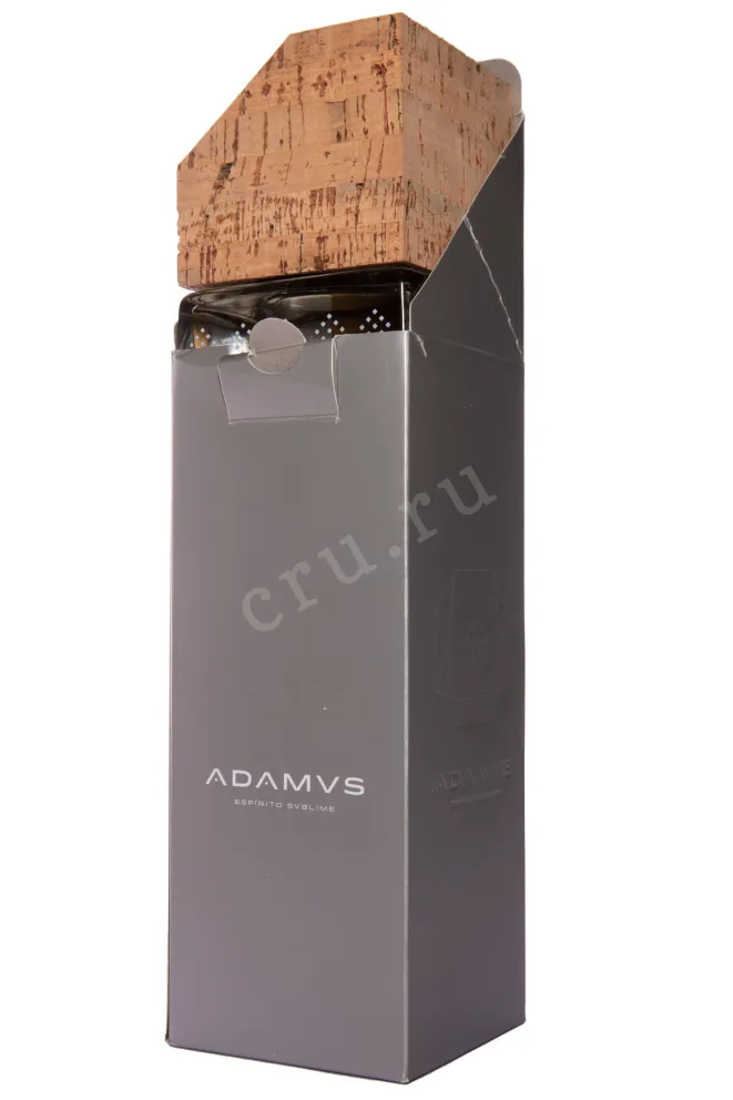 В подарочной коробке Adamus Aguardente Bagaceira 2021 0.7 л