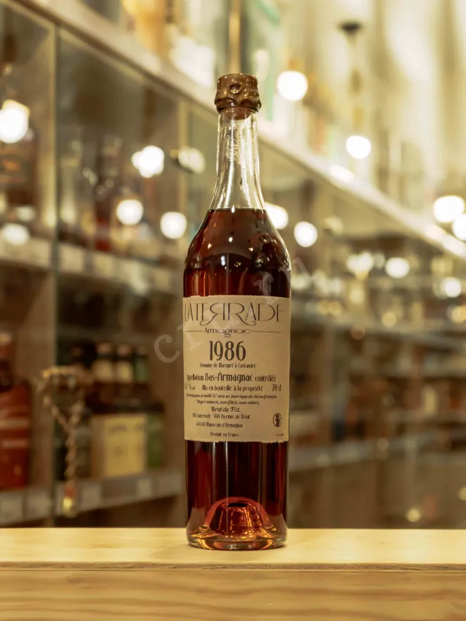 В магазине Крю Профи Laterrade Domaine de Lartigue Marquet Bas-Armagnac in wooden box 1986 0.7 л