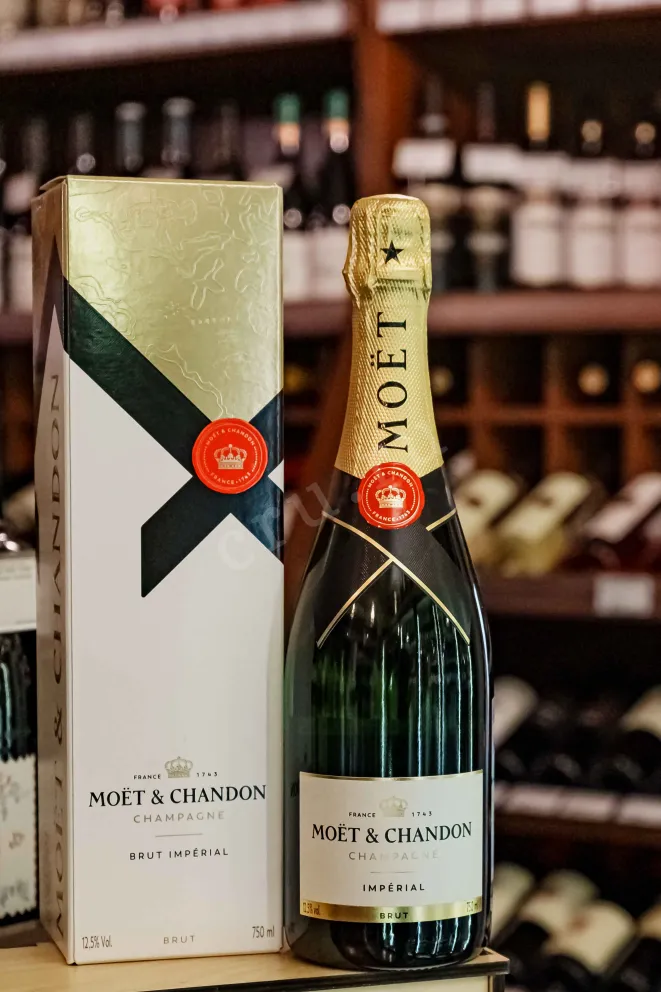 В магазине Крю Профи Moet & Chandon Imperial Brut gift box 2021 0.75 л