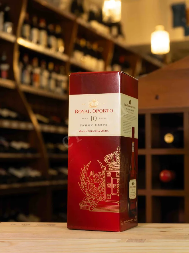 В магазине Крю Профи Royal Oporto Tawny 10 years with gift box 2011 0.75 л