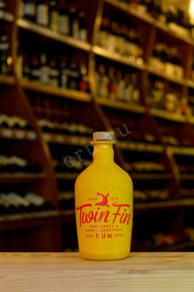 В магазине Крю Профи Twin Fin Pineapple & Pink Grapefruit 0.7 л