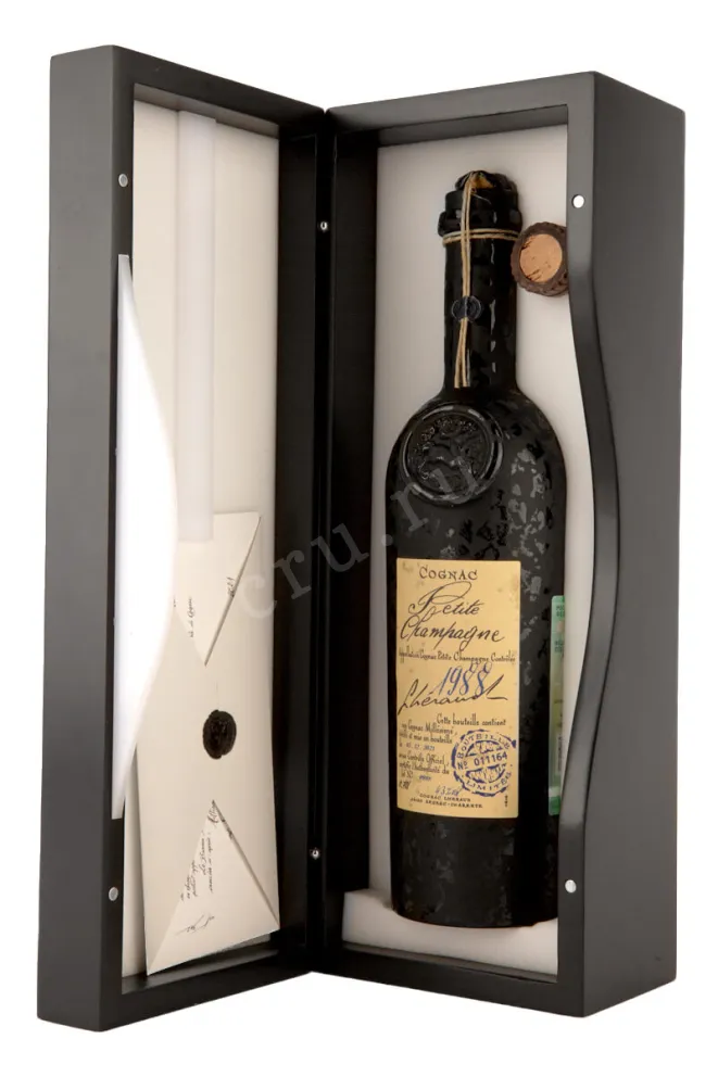 В подарочной коробке Lheraud Petit Champagne 1988 0.7 л