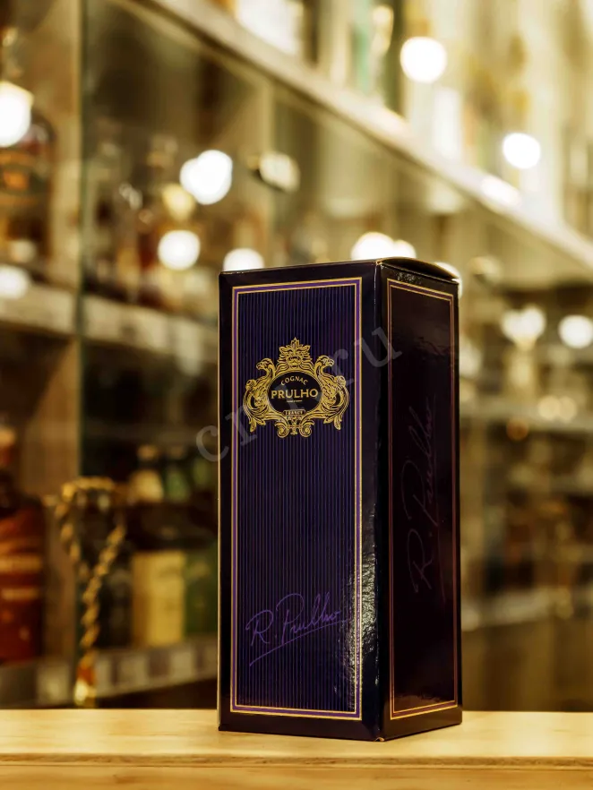 В магазине Крю Профи Prulho Extra Grand Champagne in gift box 0.7 л
