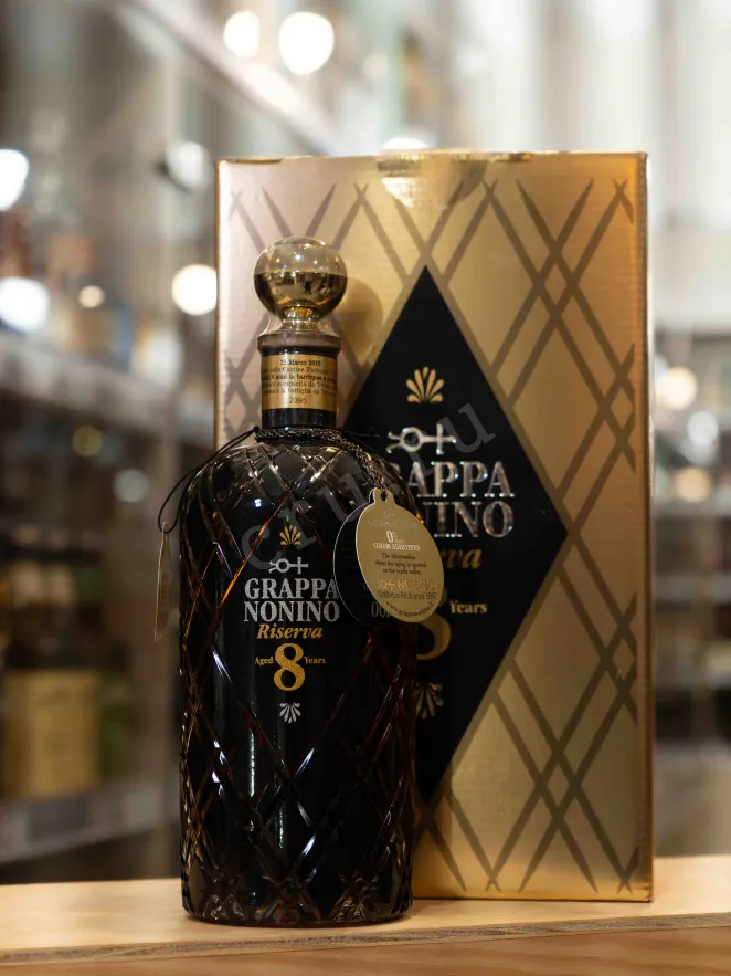 В магазине Крю Профи Nonino Riserva 8 years with gift box 2009 0.7 л