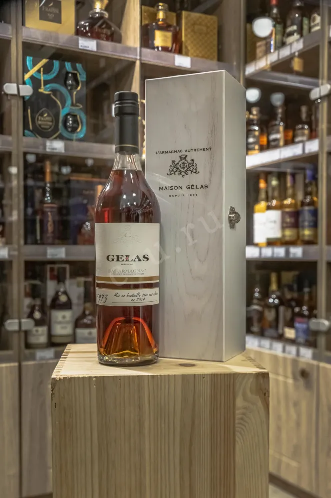 В магазине Крю Профи Gelas 1973 0.7 л