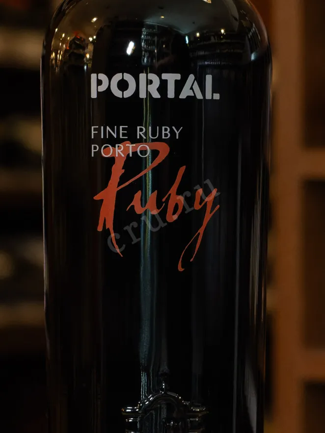 Пробка Portal Fine Ruby 2020 0.75 л