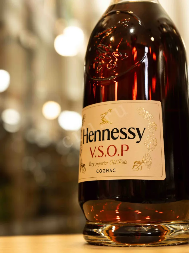 В магазине Крю Профи Hennessy VSOP 0.7 л
