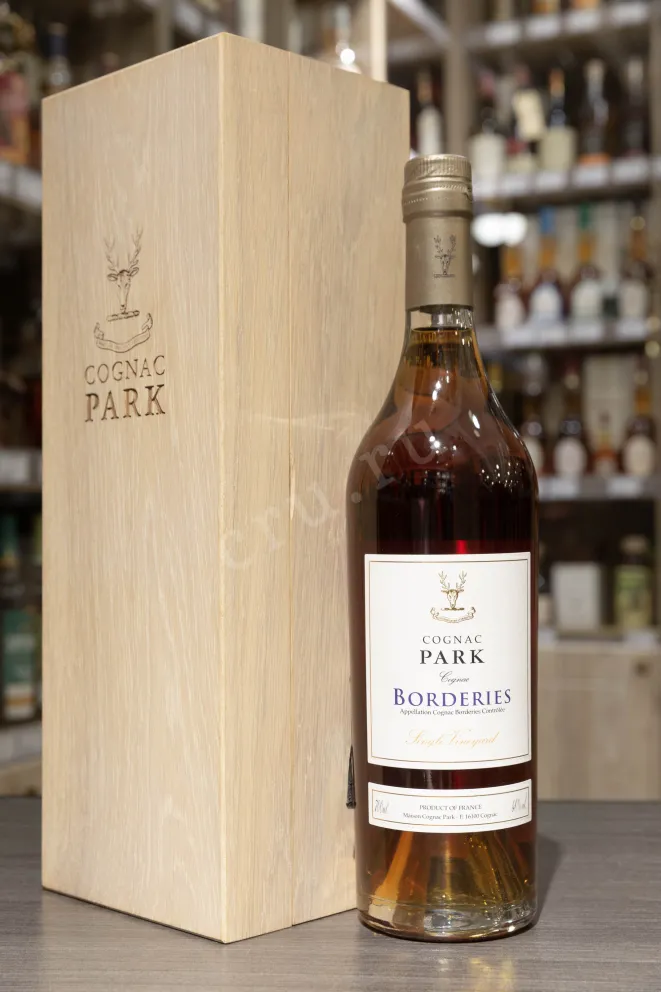 В магазине Крю Профи Park Borderies Single Vineyard in wooden box 0.7 л