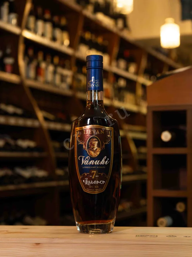 В магазине Крю Профи Ijevan Vanuhi 7 years 0.5 л