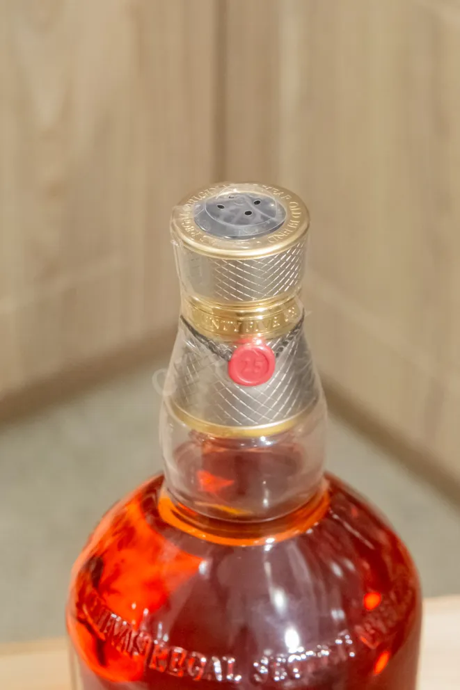 Пробка Chivas Regal 25 years 0.75 л