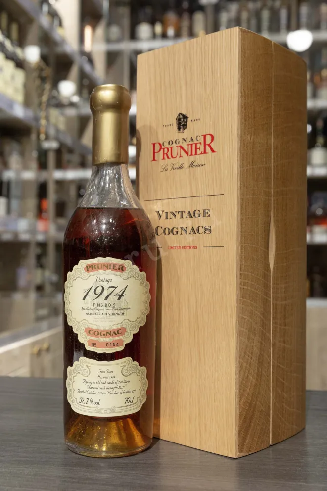 В магазине Крю Профи Prunier Fins Bois Vintage 1974 0.7 л