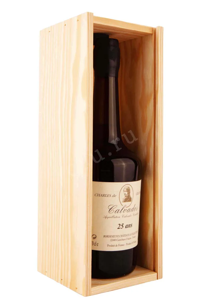 В деревянной коробке Charles de Granville 25 Ans 0.7 л