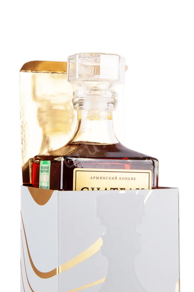 В подарочной коробке Chateau Nova 5 years in gift box 0.5 л