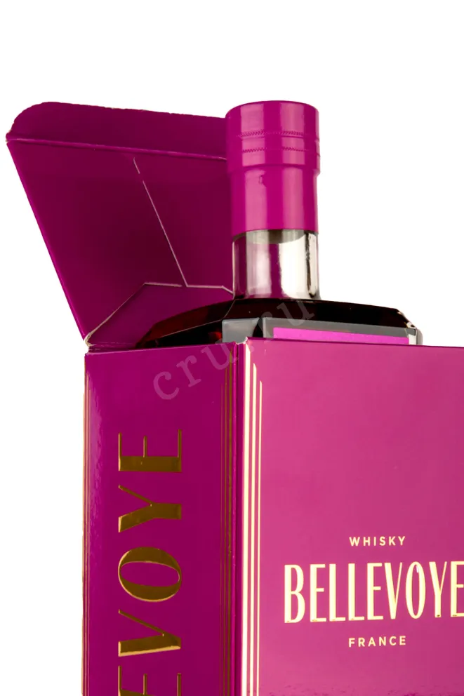 В подарочной коробке Bellevoye Triple Malt Finition Prune 0.7 л