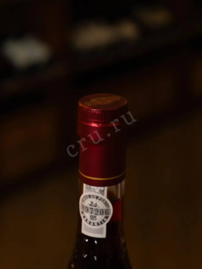 Пробка Royal Oporto Coheita with gift box 2004 0.75 л