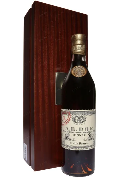 Коньяк A.E. Dor №7 in wooden box 1984 0.7 л