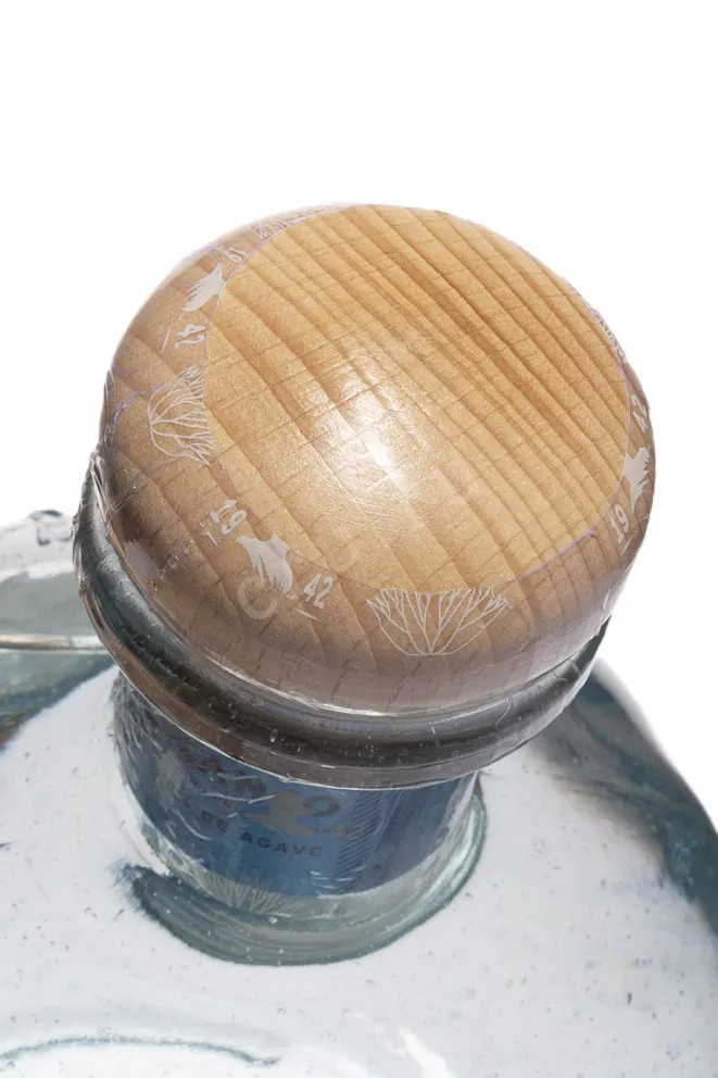 Пробка Don Julio Blanco in gift box 0.75 л