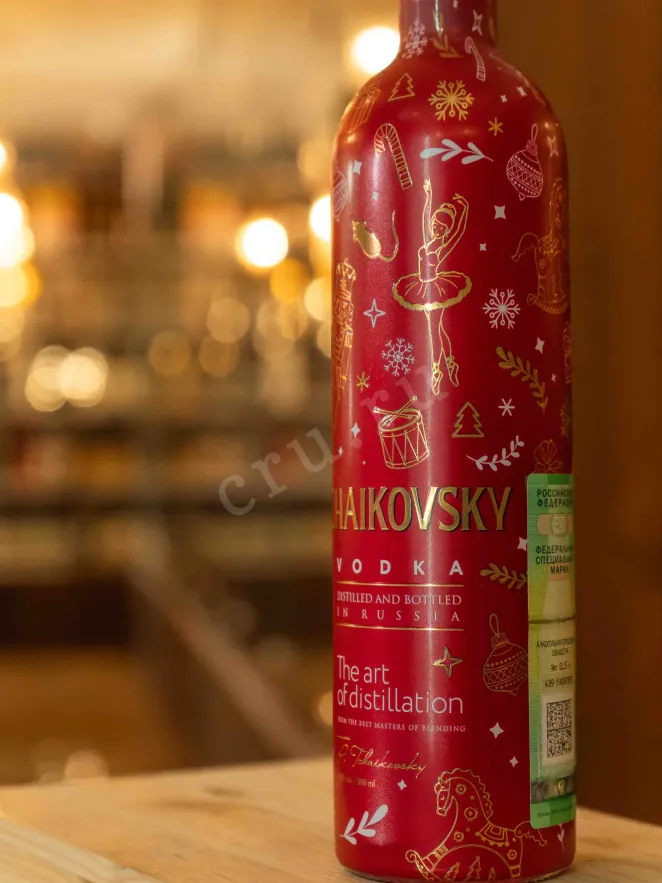 В магазине Крю Профи Tchaikovsky New Year Limited Edition in gift box 0.5 л