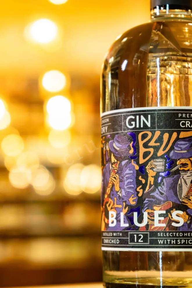 В магазине Крю Профи Blues London dry Premium Craft 0.7 л