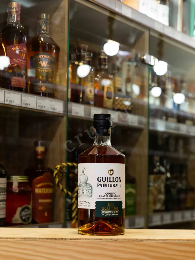 В магазине Крю Профи Guillon Painturaud XO Hors dAge 1er Cru de Cognac in gift box 0.7 л