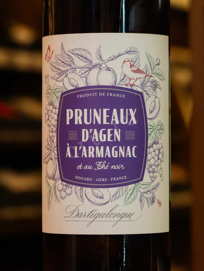 В магазине Крю Профи Dartigalongue Pruneaux a L'Armagnac gift box 0.7 л