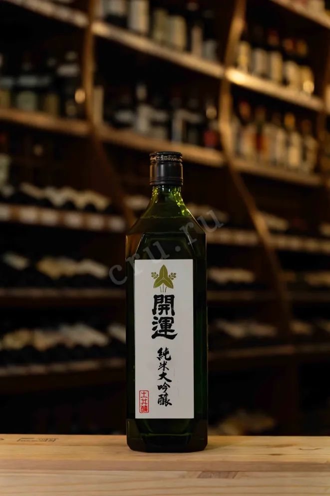 В магазине Крю Профи Kaiun Junmai Daiginjo with gift box 0.72 л