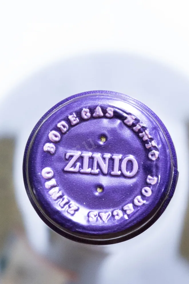 Пробка Zinio Tempranillo Rioja Alta DOCa 2023 0.75 л