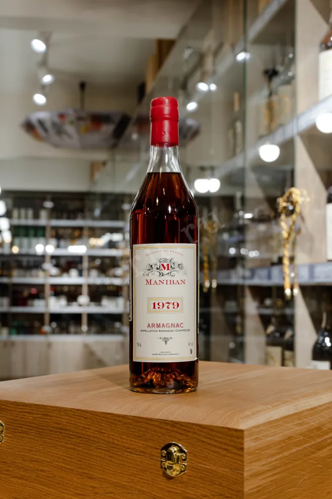 В магазине Крю Профи Maniban 1979 0.7 л