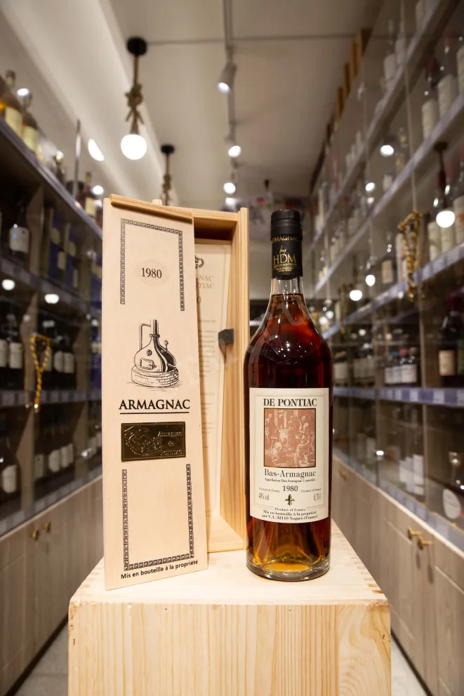 В магазине Крю Профи De Pontiac Bas-Armagnac in wooden box 1980 0.7 л
