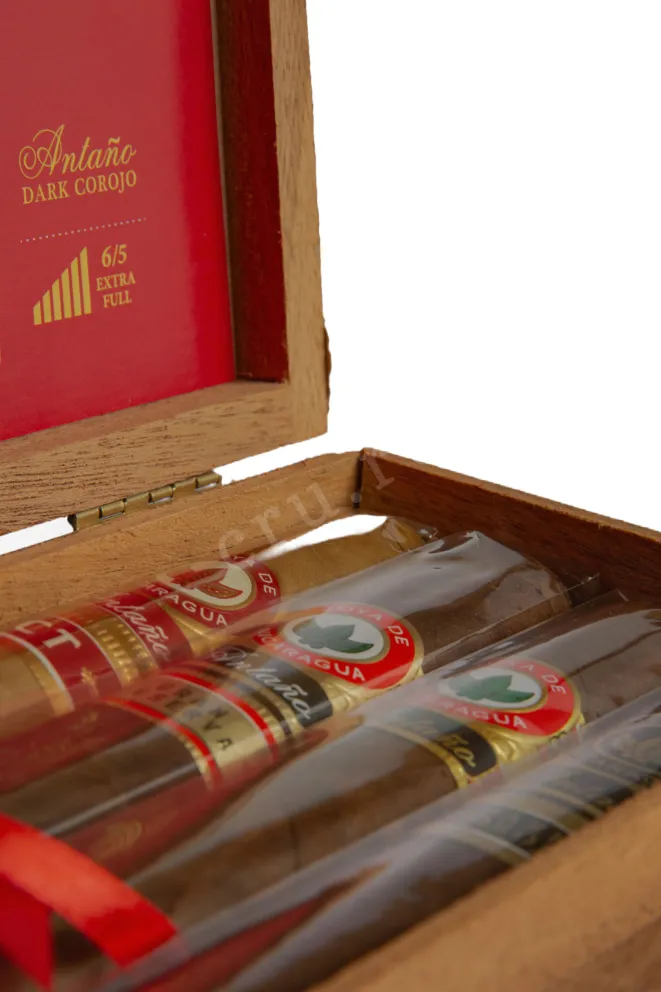 Коробка с сигарами Joya de Nicaragua Joya Seleccion Antano Collection *4
