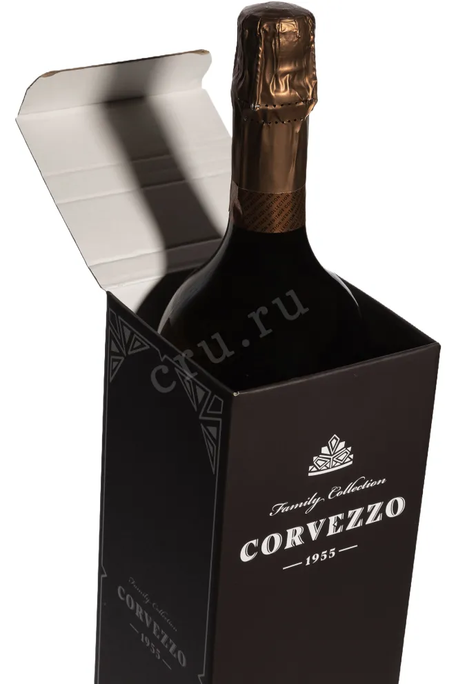 В подарочной коробке Corvezzo Prosecco Valdobbiadene Superiore DOCG in gift box 2024 0.75 л