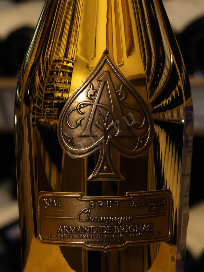 В магазине Крю Профи Armand de Brignac Brut in gift box with case 2021 0.75 л