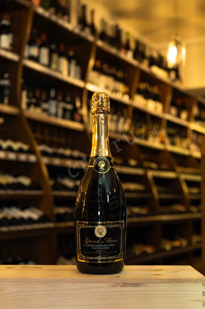 В магазине Крю Профи Grand Mane Pearly Semi Sweet 2019 0.75 л