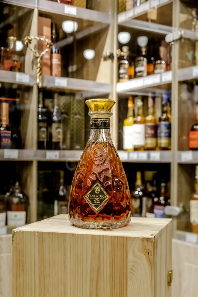 В магазине Крю Профи Cles des Ducs XO 0.7 л